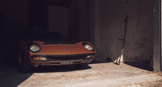 Инвестиция в десятилетия: редчайшую Lamborghini Miura приобрели в 1975 году за $11 тыс. и поставили в гараж
