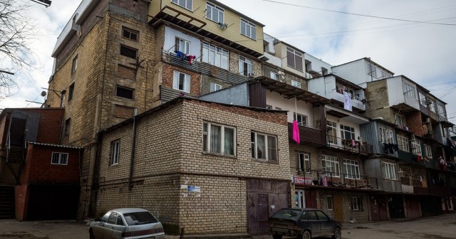 Затонувший овраг с домами. Как устроена система дагестанского самостроя
