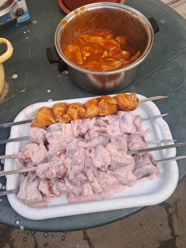 В день отца доця попросила мяска приготовить.