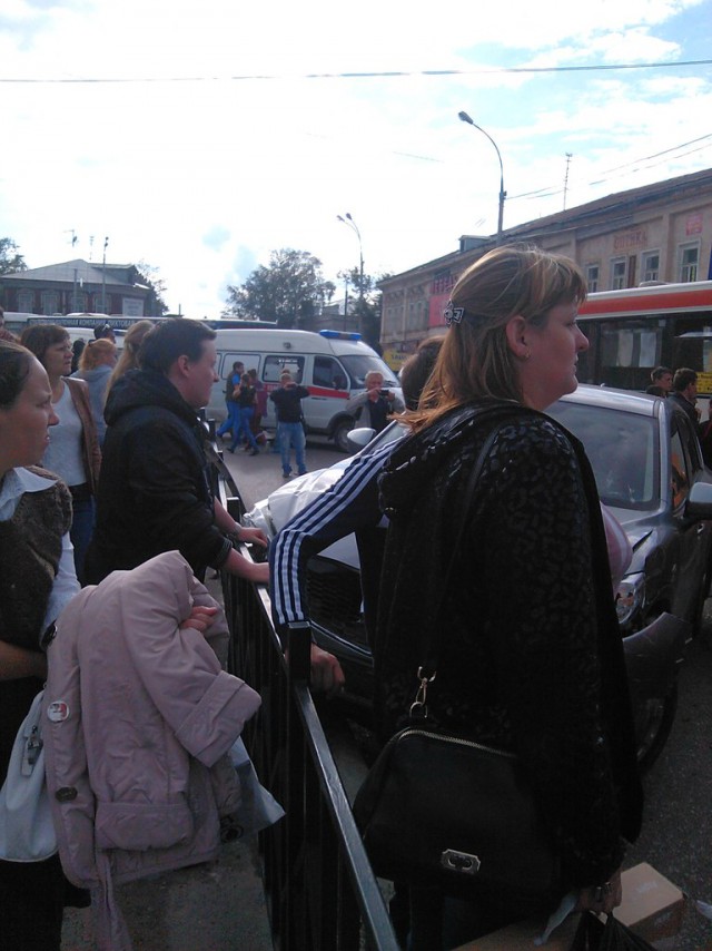 В Перми бешеный автобус протаранил около 15 машин