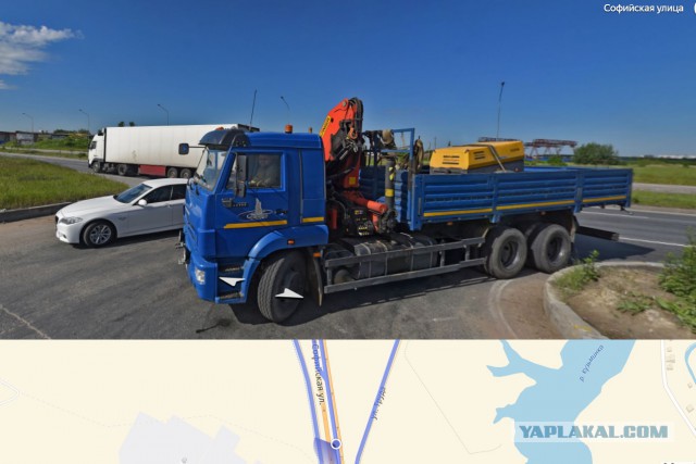 И опять мост "газель не проедет" на Софийской победил очередной автомобиль