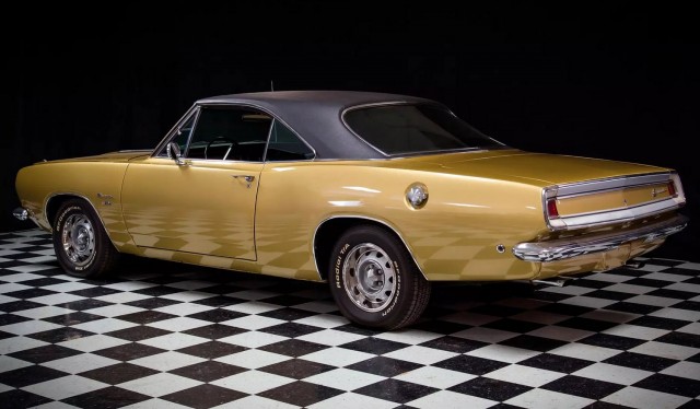 60 лет Plymouth Barracuda