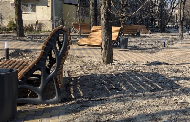 "Мраморные лавочки"