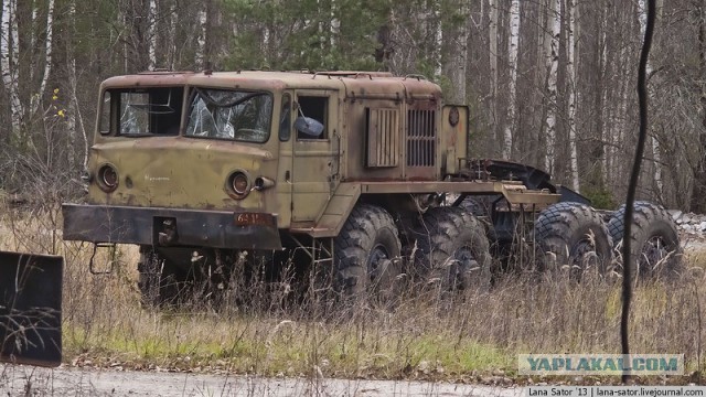 Вечный ремонт. Заброшенная военная техника.