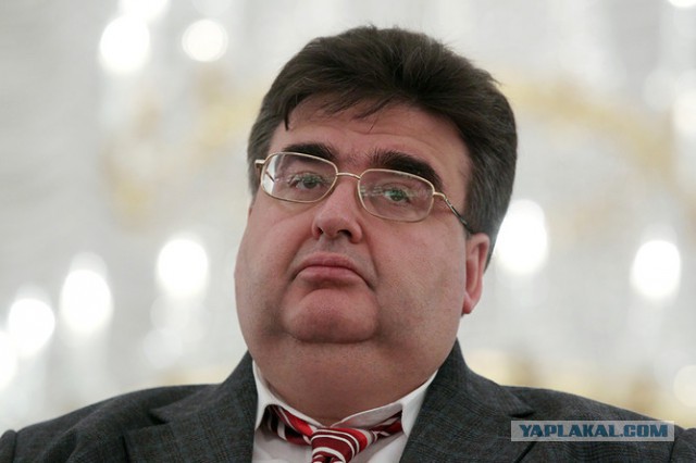 Жена купила дочери футболку