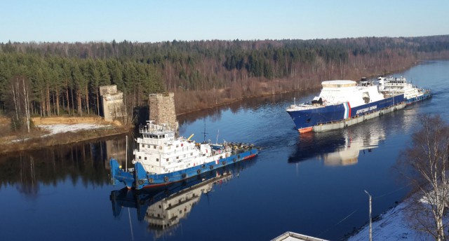 Три корабля ВМС Украины пересекли российскую границу