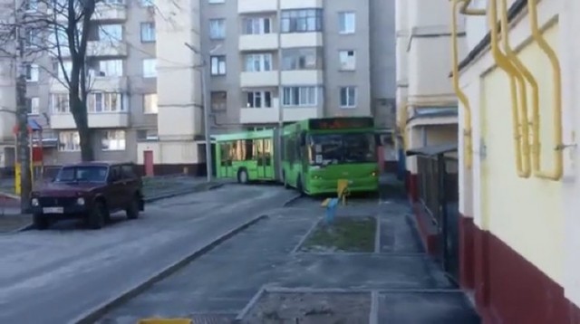 Бэнтли или автобус.