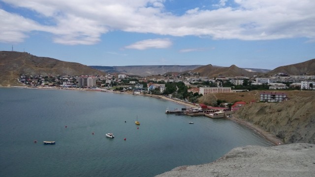 А в Орджоникидзе еще купаются