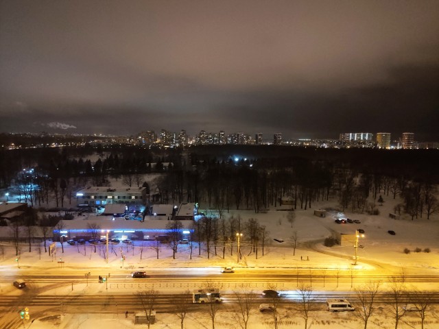 А из нашего окна, площадь Красная видна