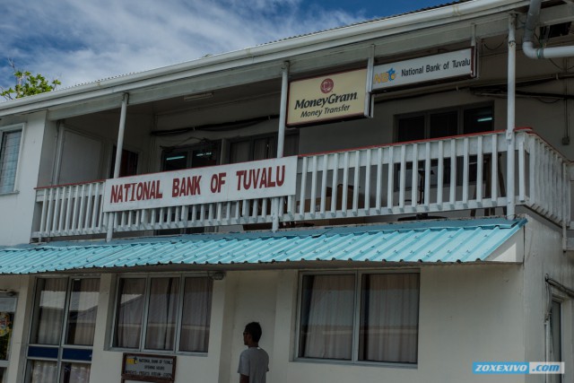 Океания: Фиджи и Тувалу