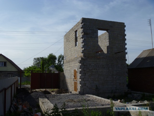 Постройка дома-гаража.