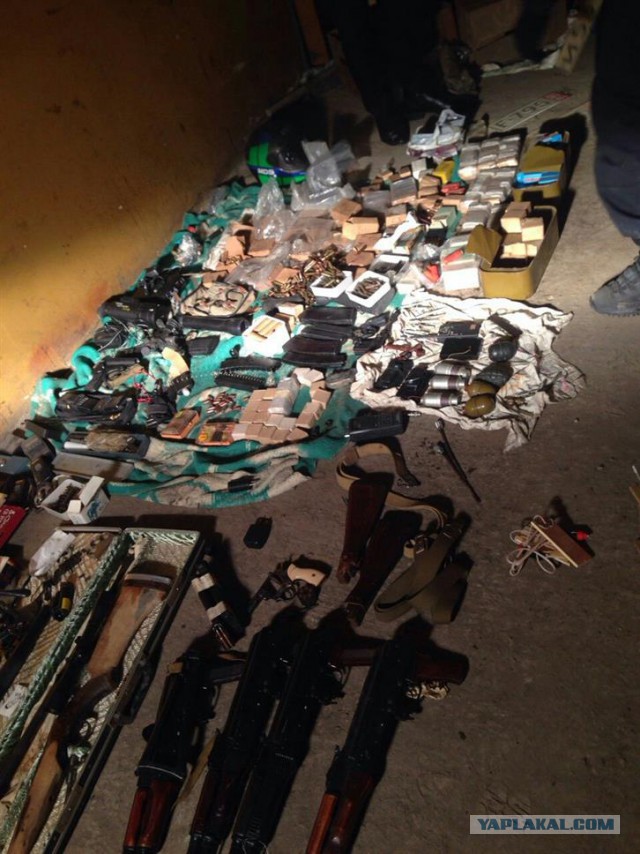 В Великобритании полиция обнаружила склад оружия в доме умершего мужчины