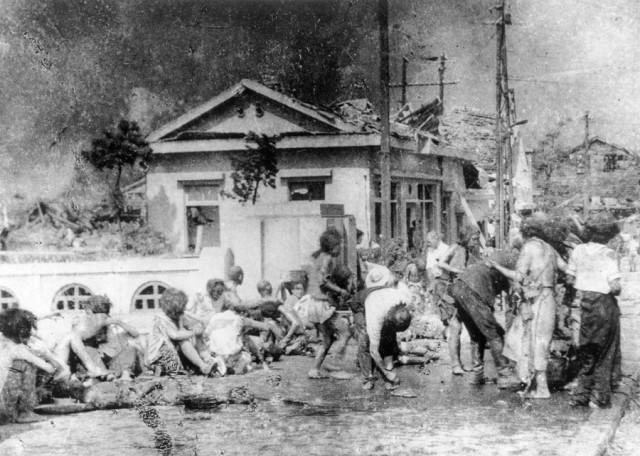 Хиросима до и после атомной бомбардировки, 1945 год.
