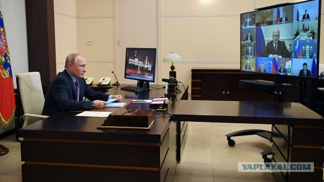 Кто как встречает НГ?
