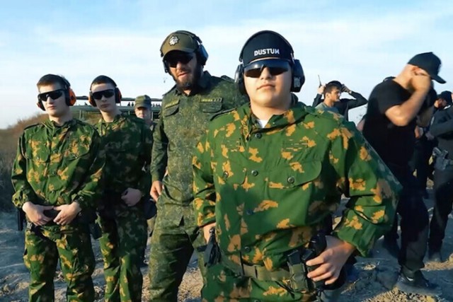 Ахмат, Эли и Адам Кадыровы награждены орденом «Даймехкан Сий»