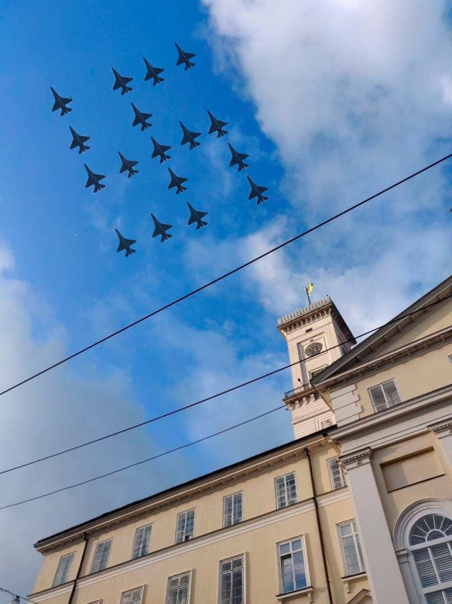 Первые F-16 прибыли в Украину