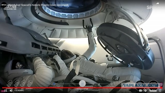 Выход туристов в открытый космос. Прямой эфир.