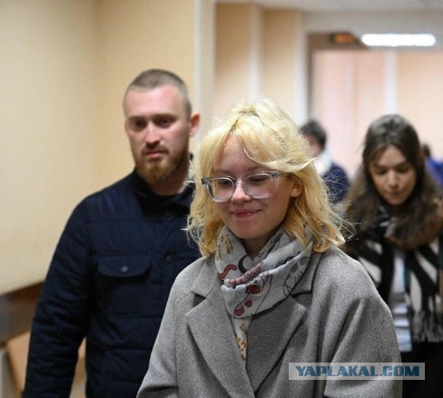 Что за дискредитацию услышала полиция от уличной певицы в Петербурге? Её нашли между строк