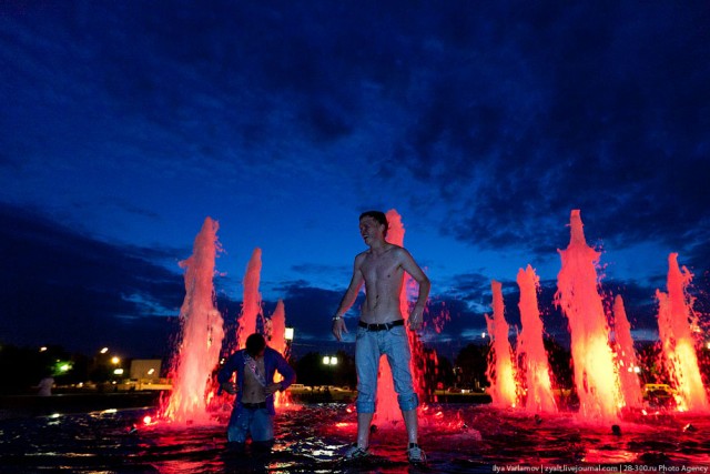 Московские купания выпускников в фонтанах