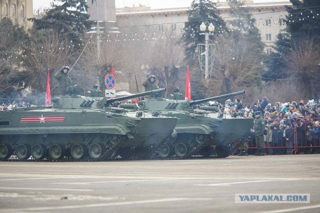 Военный парад в честь 75-летия Сталинградской победы в Волгограде