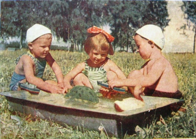 Вспомни, куда пролетели годы. Как ты был молод и свободен от забот!