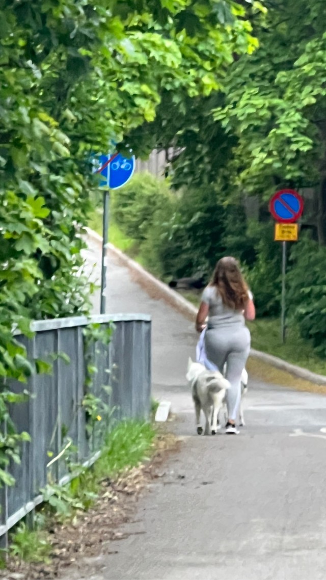 Девушки в купальниках и бикини 18.06.22