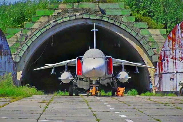 Заброшенный военный аэродром "Переяславка" в 40 км от границы с Китаем