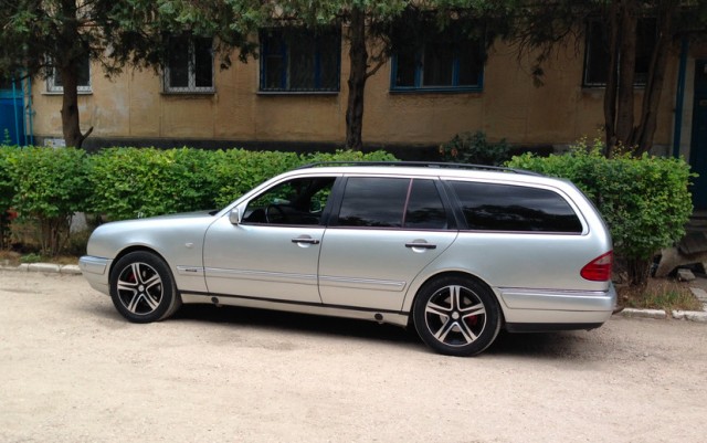 Новая игрушка (Mercedes S202)