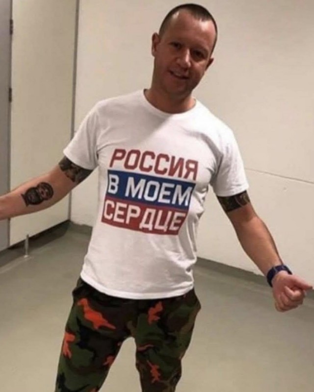 В Латвии возбудили уголовное дело против мужчины, который угрожал украинской семье в поезде