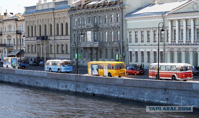Тест-драйв ЛиАЗ-677: даёшь крен под звон бутылок!