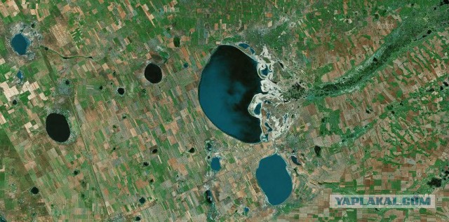 Крупнейшие кратеры от метеоритов на Земле