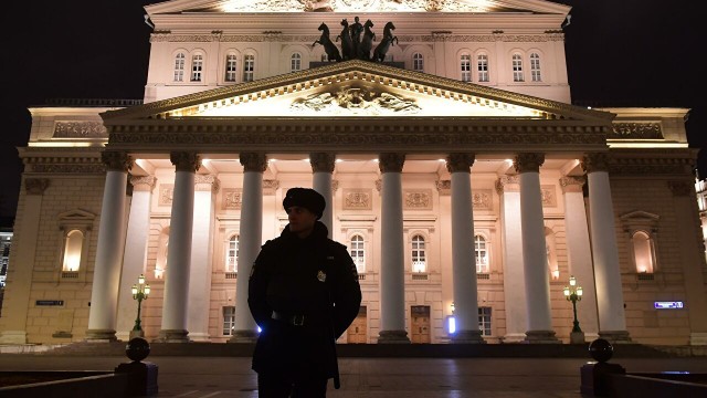 В Большом театре погиб артист при падении декорации