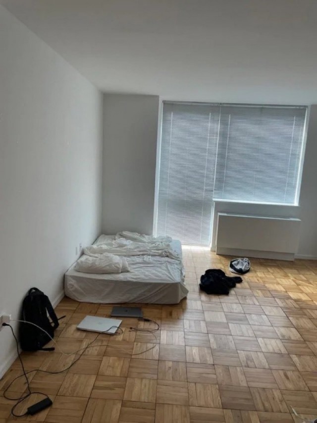 В Twitter появилось реальное фото спальни Илона Маска
