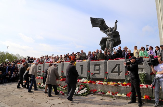 Мы тоже отмечаем. Как российское ТВ врет о 9 мая в Риге