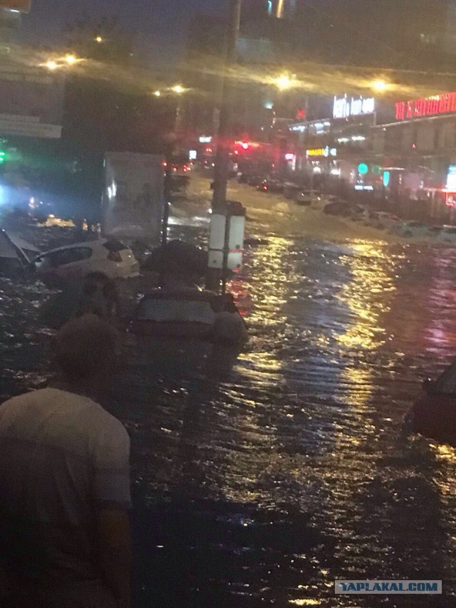 А в Ростове-на-Дону прошел дождик