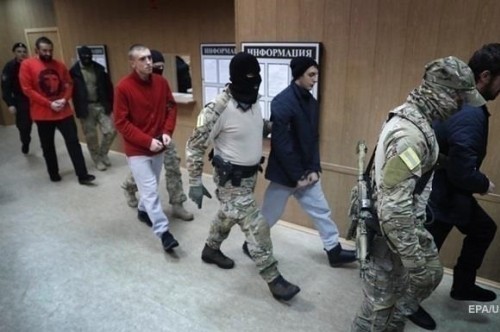 Украина запросила у РФ время и место возвращения моряков и кораблей