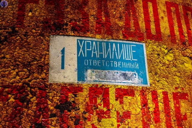 Заброшенный ядерный арсенал под землёй. Толщина этих ворот больше метра