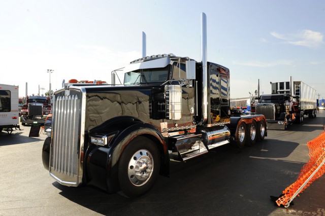 Шоу тюнингованных грузовиков Shell SuperRigs