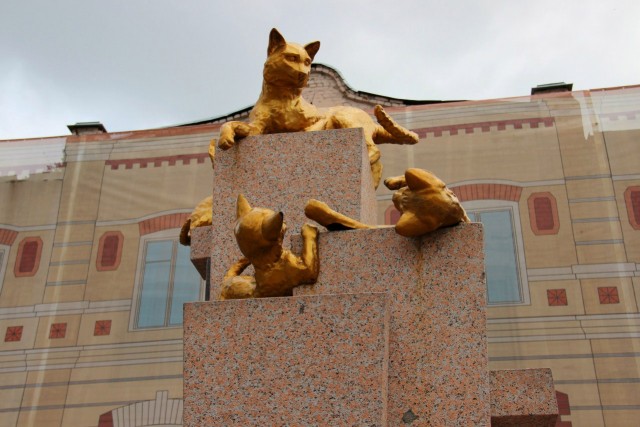 Сквер сибирских кошек