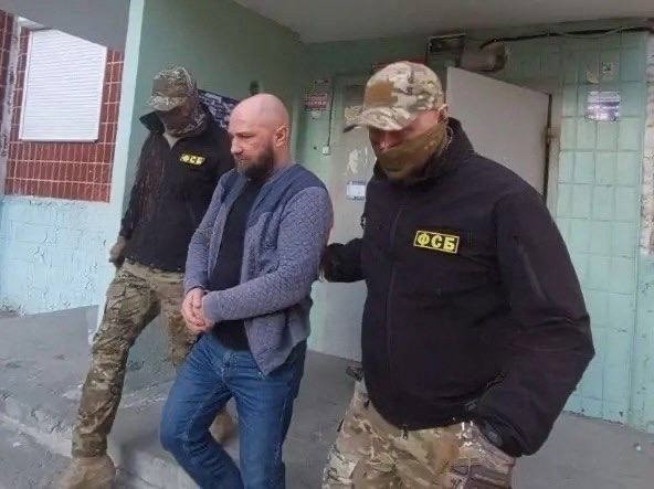 Замминистра строительства и ЖКХ Ярославской области Вячеслава Коробейникова задержали по подозрению в получении взятки в особо к