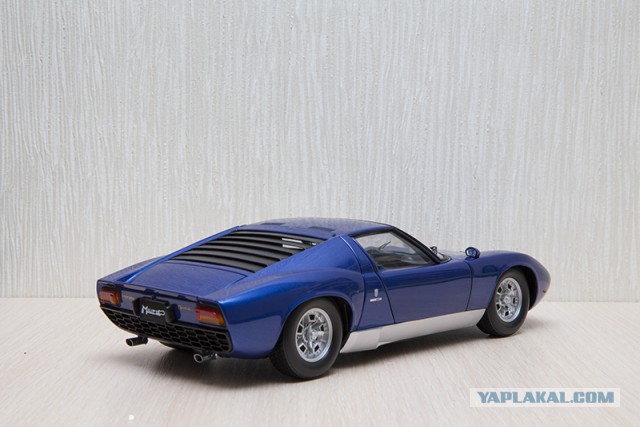 Lamborghini в масштабе 1:18