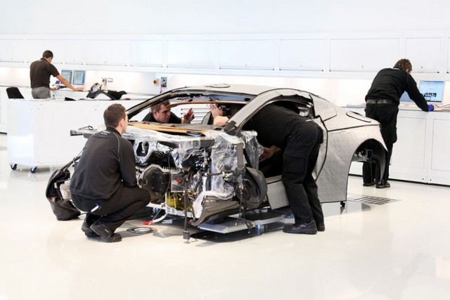 Как собирают суперкар Aston Martin One-77