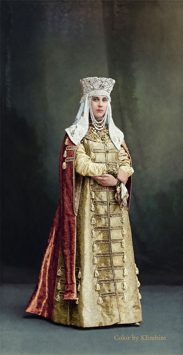 Костюмированный бал Романовых - фотографии 1903 года в цвете