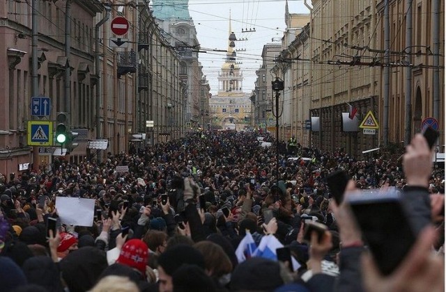 Дудь объяснил выход людей на несогласованные протесты