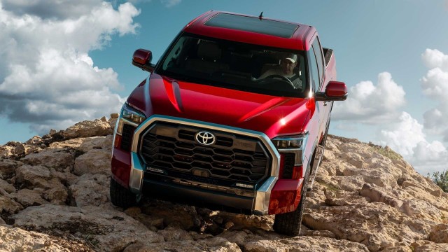 Новая Toyota Tundra: брутальный дизайн и супервыносливое шасси