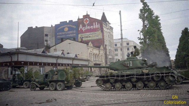 Цветные фотографии бронетехники времён Второй мировой войны