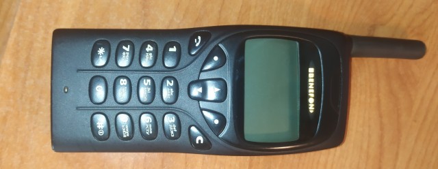 Benefon Dragon NMT-450