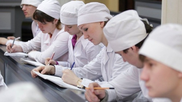 Госдума приняла закон, ограничивающий дистанционную форму обучения в медицинском образовании