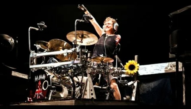 Как правильно удивляться барабанщику