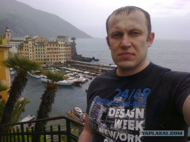 Мусоровоз таранит эвакуатор перевозящий Volkswagen